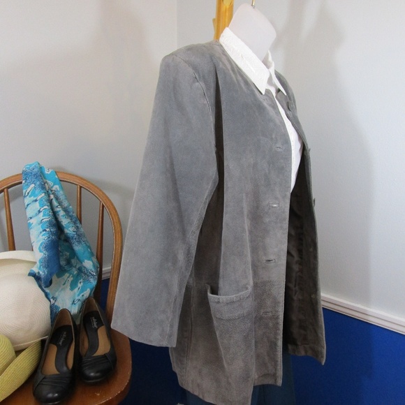 ✳️Host Pick✳️Vintage Gray Suede Jacket - Picture 3 of 8